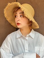 ラヴェストバイフレイスウェル(LOVEST by frace well)&nbsp;帽子も可愛い、後れ毛ショートヘア