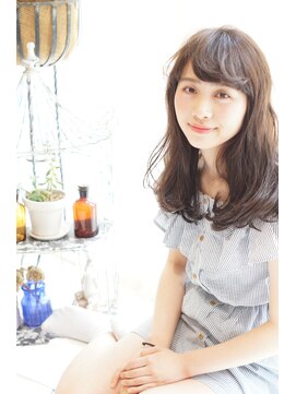 オルゴ(orgo) ナチュラルウェーブ　３Ｄカラーセミロング