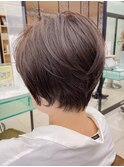 シルエットの綺麗なショートボブ