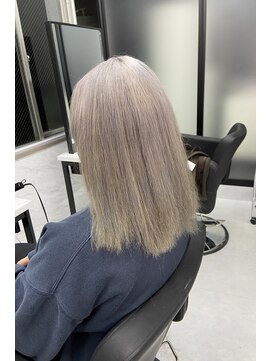 リア 大阪梅田(Ria) ～シルバーカラ～ 【Ria 大阪 梅田】