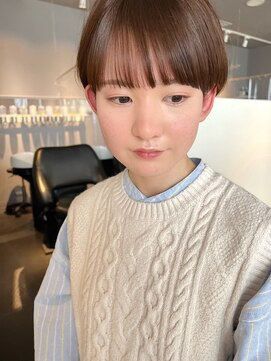 ヘアーエスクールシーユー 枚方T-SITE店(hair S.COEUR×Cu) 丸みがかわいい耳掛けマッシュショート