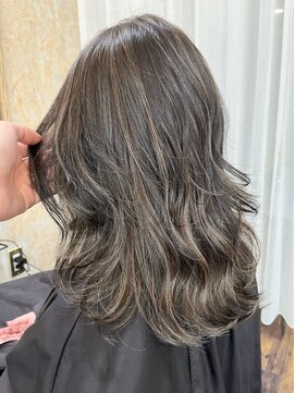 ファンド 千葉(fand) 白髪ぼかしハイライト/レイヤーカット/オリーブグレージュ