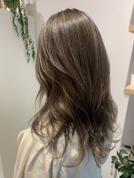 リタ(rita.) 大串弥生◎アッシュベージュ