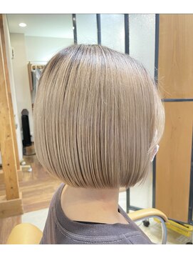 セラヴィ ミニボブ×ブロンドベージュ
