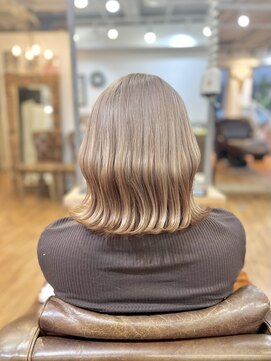 ワン エイティー ディグリース 恵比寿(180°One Eighty Degrees.) White Beige / ケアブリーチ１回 / ブリーチクーポン有ります★