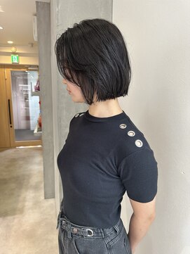 ヨーク(YOKE) YOKE 切りっぱなしボブ丸くないボブ顔周りアッシュブラック