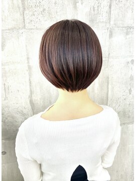 リレア 金町(Relair) 大人可愛いショートボブ×ワインレッド「taku」　くびれ絶壁解消