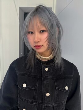 ノラ シンディ(NORA CYNDY) シルバー ハイトーン ニュアンスカラー ハッシュカット レイヤー