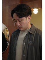 エディ(Edy)&nbsp;センターパートカルマヘアニュアンスパーマ刈り上げ眉毛カット