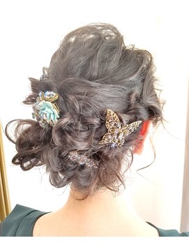 パリスパート2 ゆる　シニヨン　アレンジ　ヘア