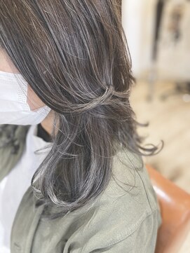 エン(enn) 【enn】ハイライト×グレーカラー