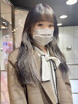 ヘアーアンドメイク ビス(HAIR&MAKE bis) インナーで個性を☆シルバーアッシュカラー♪