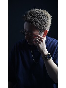 スキル(SKILL) 金髪スパイキーショート