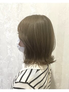 プランタン ミュー 外ハネくびれボブにやわらかベージュ