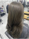 オリーブベージュ