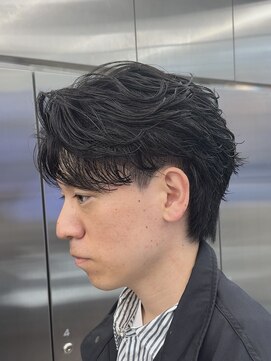 レタッチバイフィフス(RETOUCH by fifth) 原宿フェザーパーマ毛流れセンターパート大人色気ビジネスヘア