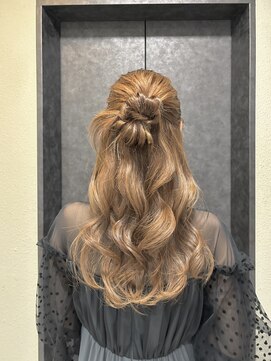 ミラ(Mila) ロング!カチモリハーフアップ★