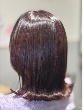 アンジー(Angee) ツヤのあるオレンジカラー×外ハネで、大人可愛い軽やかスタイル