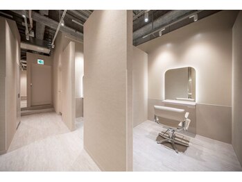エレノア 四条烏丸店(Eleanor)の写真/パサつき・広がり・頭皮疲れに◯大人女性のための髪質改善＆癒しサロン