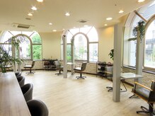ヘア フィックス リュウ リゾート(hair fix RYU Resort)の雰囲気（広々した店内は陽の光が差し込みゆったり時間が・・・【浦和】）