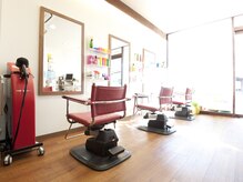ヘアー ハウス ヴィサージュ(hair house)の雰囲気（優しい光の差し込む店内…癒される～）