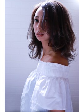 シック(Chic) くびれヘアうる艶髪抜け感ヘアアンニュイヘアミルクティアッシュ