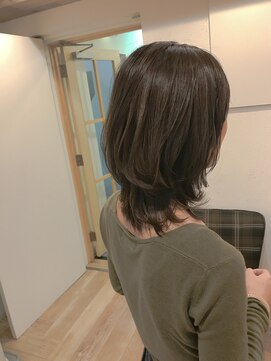 テラス(Terrace) 【Terrace】ミディアムウルフ×カーキベージュ