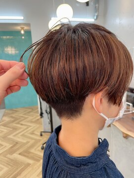 ロミー 本厚木(ROMMY.) スタイリッシュ刈り上げショートヘア / ROMMY,本厚木