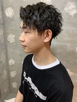 アカ(ACA)&nbsp;センターパートツイストスパイラルパーマツイストパーマ札幌大通