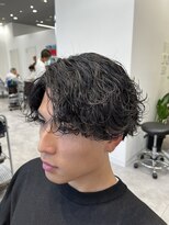 オーシャントーキョー 仙台(OCEAN TOKYO)&nbsp;波巻きパーマセンターパート黒髪刈り上げメンズヘア仙台