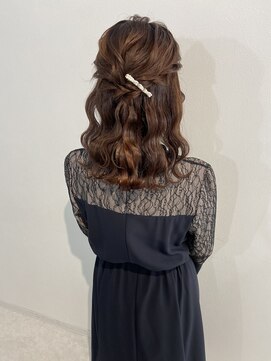 ディティカ ティア(Dityca tia) ハーフアップ