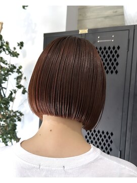 ヲタク(wotaku.) コーラルレッドオレンジブラウンぷつっとボブ暖色カラーミニボブ