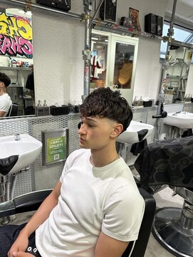 チルチェア 吉祥寺店(CHILL CHAIR) スペインカール <吉祥寺> <バーバー>