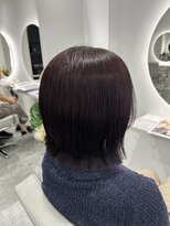 リュール バイ ヘッドライト 北千住店(lueur by HEADLIGHT)&nbsp;切りっぱなしボブ　カシスレッド　外はね