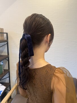 リル 東川口店(Lilou) ツイストポニーテール