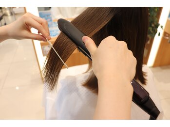 ルミナスビューティーケア(Luminous beauty care)の写真/「くせ毛だから」をあきらめない。あなたに合った自然なストレートへ。