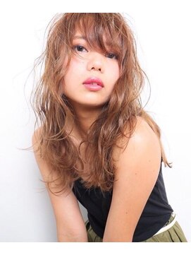 レヴィア(REVIA) ロングスタイルのルーズウェーブ