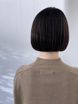 イッシキ(ISSIKI) 【ISSIKI】ツヤありミニボブ