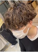 波巻きスパイラルパーマメンズマッシュツーブロックメンズパーマ