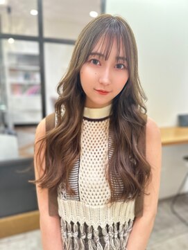 ローネス ギンザ(LONESS ginza) くびレイヤーエモージュインナーグレージュ前髪ピンクベージュ