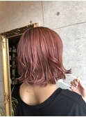 ピンクベージュ