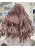 ピンクベージュ