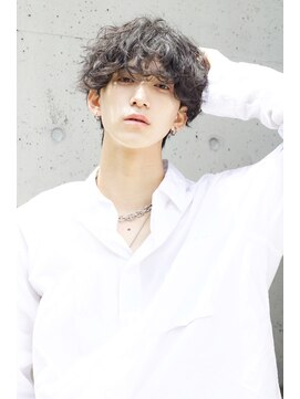 ネイビー(NAVY) 黒髪スパイラルパーマ　無造作　韓国　マッシュ　刈り上げ　簡単