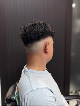 バーバーバー 都賀(BARBER-BAR) スペインカール