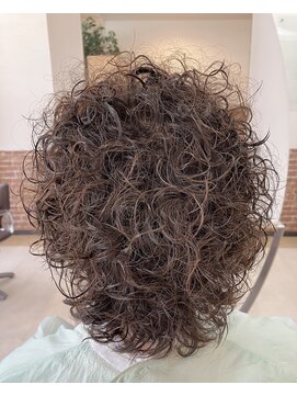 カットハウス はさみの部屋 マッシュウルフ/レイヤー/無造作/捻りスパイラル/深めバング