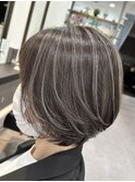 白髪ぼかしハイライト+ショートボブ