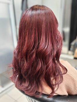 外国人風の透明感が叶うイルミナカラー導入★トレンド×個性を引きだす提案力で、ワタシカラーに出会える♪