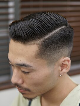 ザチョップショップ キチジョウジ(THE CHOP SHOP KICHIJOJI) サイドパートスキンフェードカットシェービング吉祥寺理容室