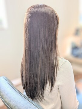 ウィスカーヘアー(whisker hair) ロングレイヤー　アッシュカラー