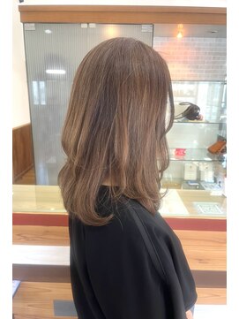 トップヘアー 中庄店(TOP HAIR fuapua) フォギーベージュ【りり】